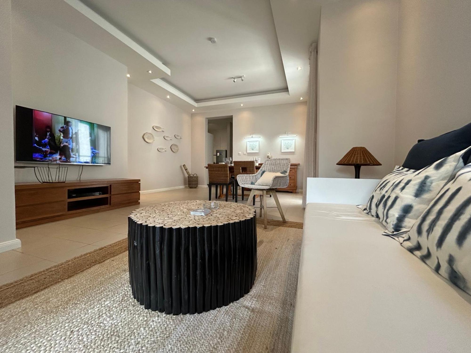 Blue Waves Beachfront Penthouse Flic en Flac Экстерьер фото
