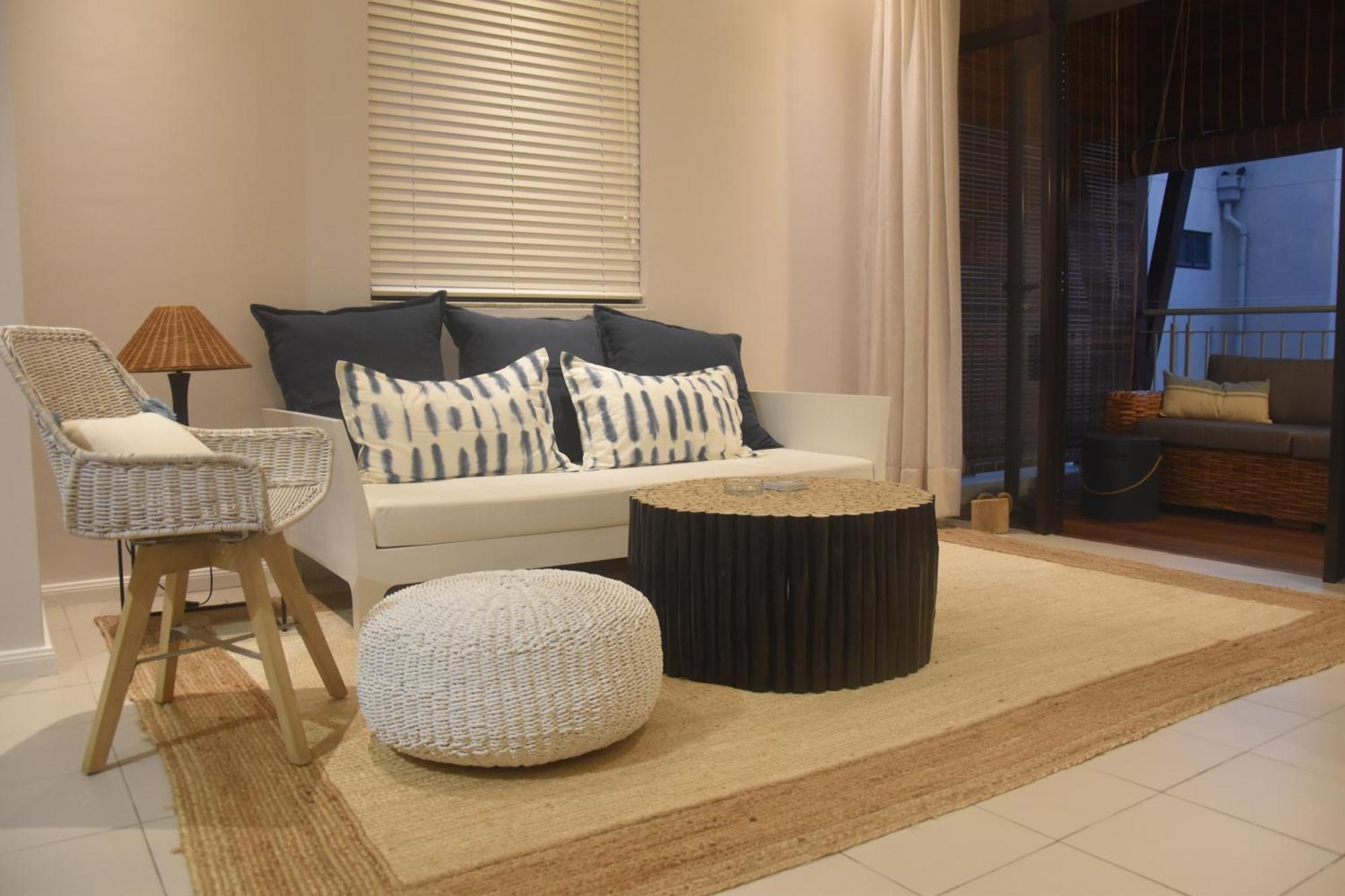 Blue Waves Beachfront Penthouse Flic en Flac Экстерьер фото