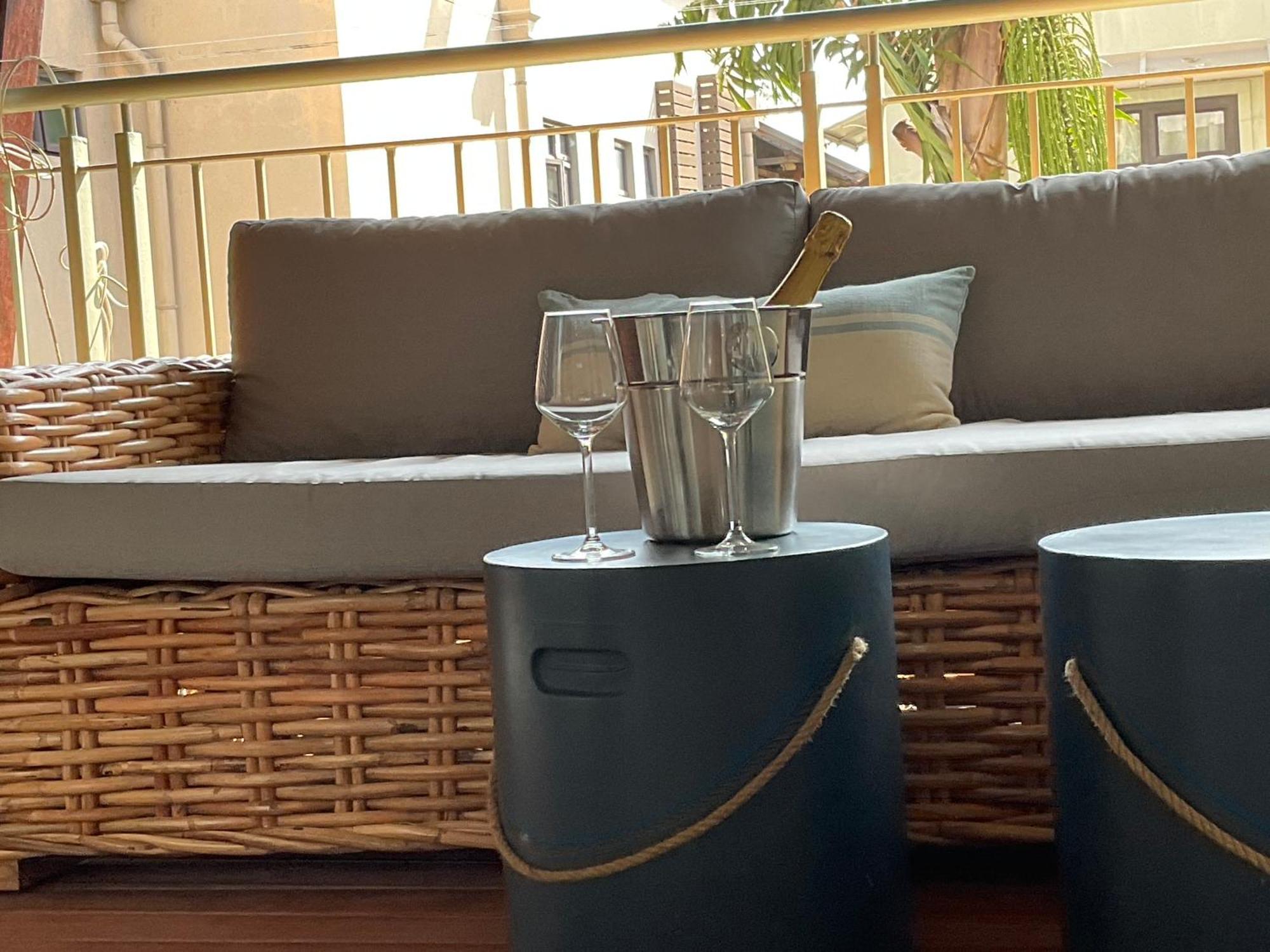 Blue Waves Beachfront Penthouse Flic en Flac Экстерьер фото